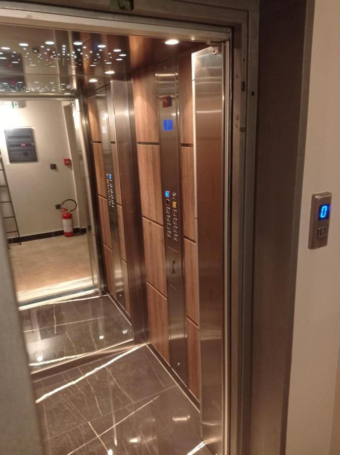 Elaea Boutique Apartments Пирей Экстерьер фото
